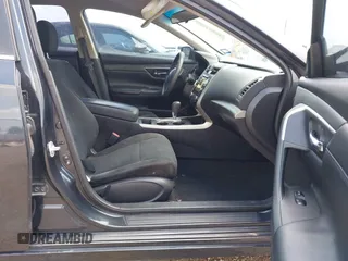 2015 Nissan Altima SV z VIN 1N4AL3AP1FC591395, wystawiony jako IAAI lot #42262755 z przebiegiem 105 546 mil mil oraz . Historia ofert i sprzedaży dostępna na DreamBid. Obrazek 5.