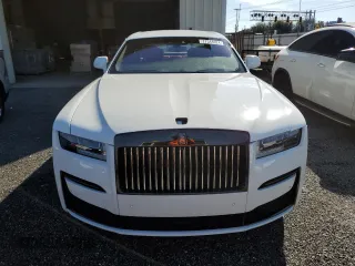 2023 Rolls-Royce Ghost Black Badge z VIN SCATD6C00PU220233, wystawiony jako Copart lot #77344924 z przebiegiem 4438 mil mil oraz Nie do naprawy. Historia ofert i sprzedaży dostępna na DreamBid. Obrazek 5.