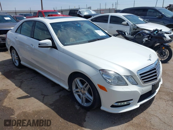 2013 Mercedes-Benz E 350 Luxury z VIN WDDHF5KB3DA737096, wystawiony jako IAAI lot #42378436 z przebiegiem 108 392 mil mil oraz . Historia ofert i sprzedaży dostępna na DreamBid. Obrazek 1.