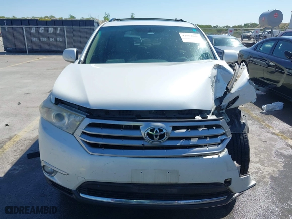 2013 Toyota Highlander with VIN 5TDZK3EH3DS132898, listed as a IAAI auction lot 41992862 with 140,525 mi miles. Bid and sale history available at carsss.com. Image 17.