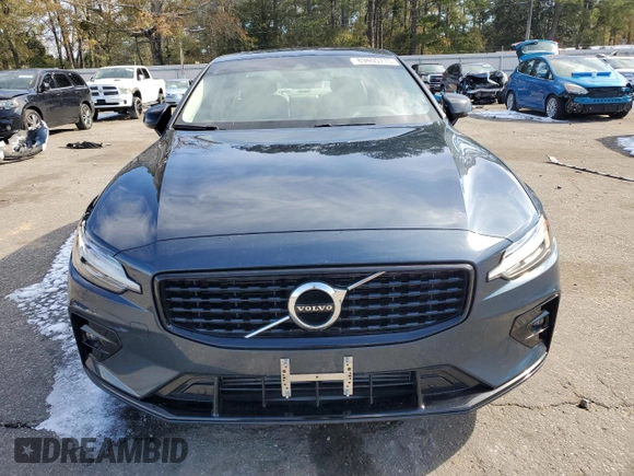 2021 Volvo S60 Momentum with VIN 7JR102TZXMG123619, listed as a Copart auction lot 89405775 with 35,316 mi miles and Salvage title. Bid and sale history available at DreamBid. Image 5.