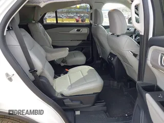 2025 Ford Explorer Active z VIN 1FMUK8DH3SGA67689, wystawiony jako IAAI lot #42134141 z przebiegiem 3 920 mil mil oraz . Historia ofert i sprzedaży dostępna na DreamBid. Obrazek 8.