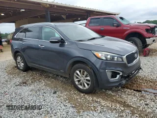 2017 Kia Sorento LX with VIN 5XYPGDA37HG298921, listed as a Copart auction lot 55575005 with 117,845 mi miles and Salvage title. Bid and sale history available at DreamBid. Image 4.