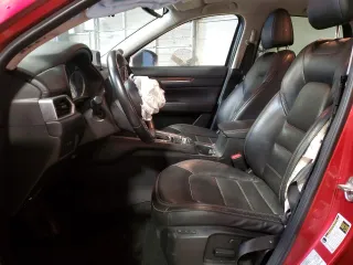 2018 Mazda CX-5 Grand Touring z VIN JM3KFBDMXJ0432197, wystawiony jako Copart lot #50383035 z przebiegiem Nie podano mil oraz Szkoda całkowita • Salvage title. Historia ofert i sprzedaży dostępna na DreamBid. Obrazek 7.