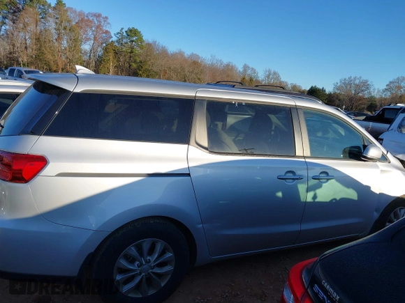 2021 Kia Sedona EX with VIN KNDMB5C19M6671635, listed as a IAAI auction lot 41146597 with 43,070 mi miles. Bid and sale history available at carsss.com. Image 13.