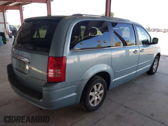 2010 Chrysler Town & Country Touring z VIN 2A4RR5D10AR500903, wystawiony jako IAAI lot #41976476 z przebiegiem 219 230 mil mil oraz . Historia ofert i sprzedaży dostępna na DreamBid. Obrazek 4.