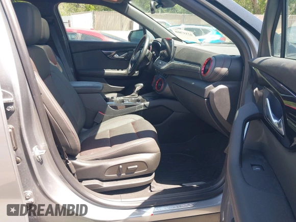 2023 Chevrolet Blazer RS z VIN 3GNKBKRS0PS227668, wystawiony jako IAAI lot #42337868 z przebiegiem 10 286 mil mil oraz . Historia ofert i sprzedaży dostępna na DreamBid. Obrazek 5.
