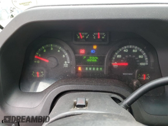 2010 Ford Econoline Passenger XL z VIN 1FBSS3BL2ADA22169, wystawiony jako Copart lot #85009414 z przebiegiem 106 566 mil mil oraz Nie do naprawy • Non repairable. Historia ofert i sprzedaży dostępna na DreamBid. Obrazek 9.
