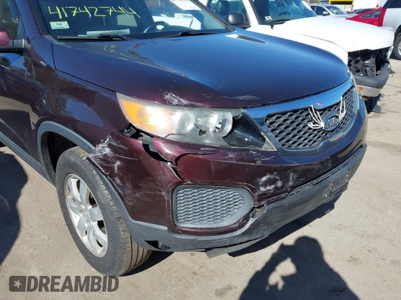 2011 Kia Sorento LX with VIN 5XYKT3A19BG172193, listed as a IAAI auction lot 41742744 with 143,740 mi miles. Bid and sale history available at carsss.com. Image 6.