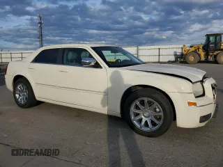 2006 Chrysler 300 Touring with VIN 2C3KK53G96H365178, listed as a Copart auction lot 43570425 with 206,552 mi miles and Salvage Title. Bid and sale history available at carsss.com. Image 4.