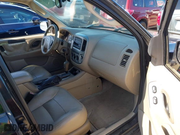 2005 Ford Escape Limited with VIN 1FMCU94185KA68739, listed as a IAAI auction lot 42752148 with 153,383 mi miles and . Bid and sale history available at DreamBid. Image 5.