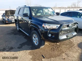 2019 Toyota 4Runner SR5 with VIN JTEBU5JRXK5705753, listed as a IAAI auction lot 41209336 with 31,431 mi miles. Bid and sale history available at carsss.com. Image 1.