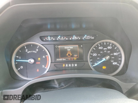 2022 Ford F-350 XL z VIN 1FT8W3DT2NEE14060, wystawiony jako Copart lot #51638615 z przebiegiem 202 087 mil mil oraz Czysty tytuł • Clean title. Historia ofert i sprzedaży dostępna na DreamBid. Obrazek 9.