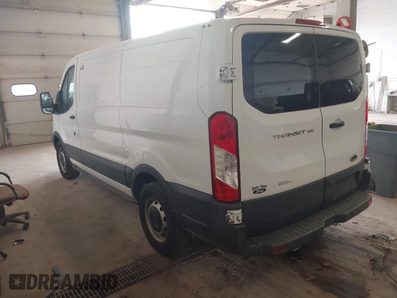 2015 Ford Transit Cargo z VIN 1FTNE1YG9FKB08497, wystawiony jako IAAI lot #42106682 z przebiegiem 158 992 mil mil oraz . Historia ofert i sprzedaży dostępna na DreamBid. Obrazek 3.