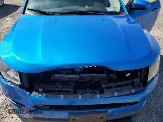 2019 Jeep Compass Latitude z VIN 3C4NJDBB1KT653452, wystawiony jako Copart lot #58297495 z przebiegiem 74 350 mil mil oraz Szkoda całkowita • Salvage title. Historia ofert i sprzedaży dostępna na DreamBid. Obrazek 12.