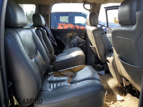 2004 Chevrolet Suburban LT with VIN 3GNEC16T84G296723, listed as a Copart auction lot 42646365 with 0 mi miles and Salvage Title. Bid and sale history available at carsss.com. Image 11.