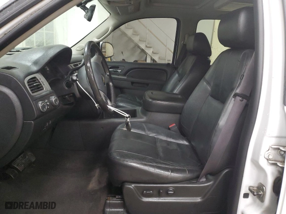 2011 Chevrolet Suburban LT with VIN 1GNSKJE33BR297850, listed as a Copart auction lot 44743335 with NaN miles and Clean Title. Bid and sale history available at carsss.com. Image 7.