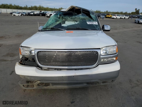 1999 GMC New Sierra 1500 SLE with VIN 1GTEC14T1XZ537103, listed as a Copart auction lot 81830714 with 398,610 mi miles and Salvage Title. Bid and sale history available at carsss.com. Image 5.