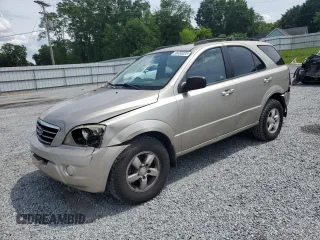 2007 Kia Sorento LX z VIN KNDJD736X75717813, wystawiony jako Copart lot #56456025 z przebiegiem 145 722 mil mil oraz Szkoda całkowita • Salvage title. Historia ofert i sprzedaży dostępna na DreamBid. Obrazek 1.