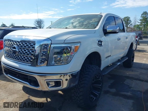 2017 Nissan Titan SL z VIN 1N6AA1E51HN503222, wystawiony jako IAAI lot #41908062 z przebiegiem 121 334 mil mil oraz . Historia ofert i sprzedaży dostępna na DreamBid. Obrazek 17.