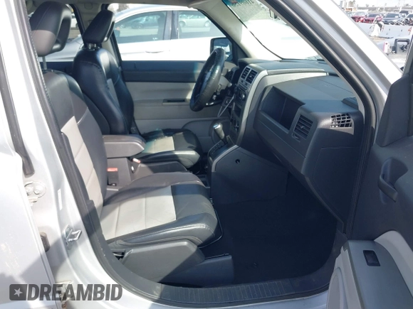 2007 Jeep Patriot Limited z VIN 1J8FF48W87D426541, wystawiony jako IAAI lot #41609156 z przebiegiem 188 199 mil mil oraz . Historia ofert i sprzedaży dostępna na DreamBid. Obrazek 5.