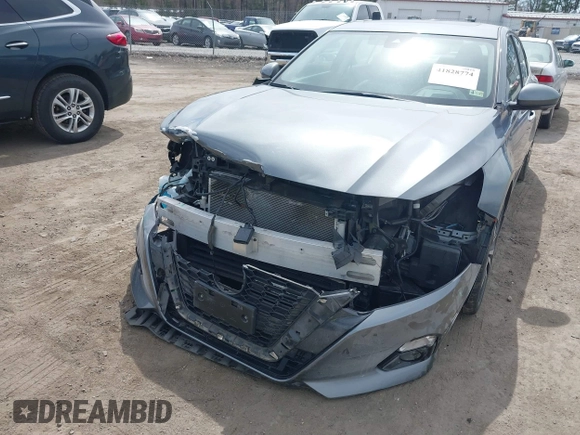 2019 Nissan Altima 2.5 Platinum with VIN 1N4BL4FV1KC104563, listed as a IAAI auction lot 41828774 with 44,006 mi miles. Bid and sale history available at carsss.com. Image 6.