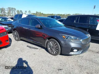 2017 Kia Cadenza Premium with VIN KNALC4J12H5039445, listed as a IAAI auction lot 41586814 with 92,816 mi miles. Bid and sale history available at carsss.com. Image 1.