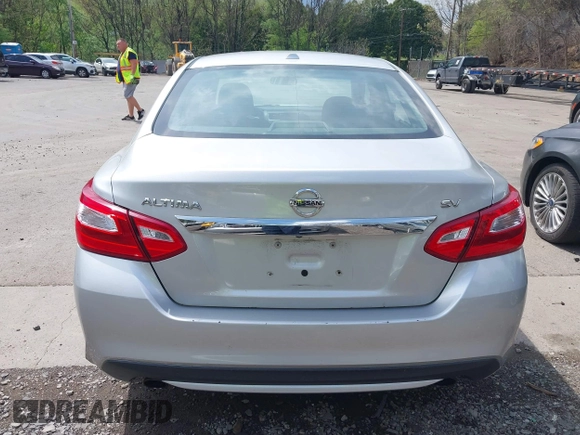 2017 Nissan Altima S z VIN 1N4AL3AP4HC288839, wystawiony jako IAAI lot #42162440 z przebiegiem 222 000 mil mil oraz . Historia ofert i sprzedaży dostępna na DreamBid. Obrazek 17.