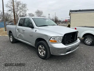 2018 Ram 1500 Big Horn z VIN 1C6RR7GG2JS306980, wystawiony jako IAAI lot #41597761 z przebiegiem 197 505 mil mil oraz . Historia ofert i sprzedaży dostępna na DreamBid. Obrazek 1.