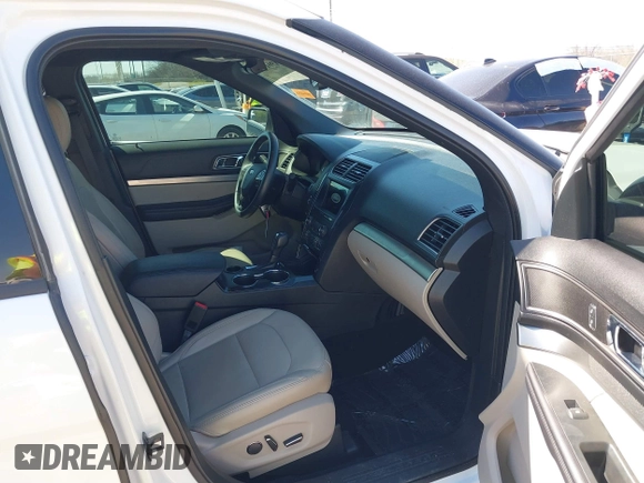 2018 Ford Explorer XLT z VIN 1FM5K7D85JGC71116, wystawiony jako IAAI lot #41901774 z przebiegiem 68 957 mil mil oraz . Historia ofert i sprzedaży dostępna na DreamBid. Obrazek 5.