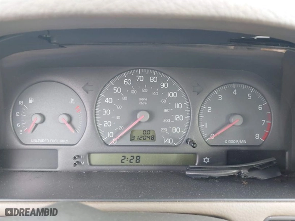 1998 Volvo S70 T5 with VIN YV1LS5371W1488787, listed as a IAAI auction lot 41466894 with 312,048 mi miles. Bid and sale history available at carsss.com. Image 7.