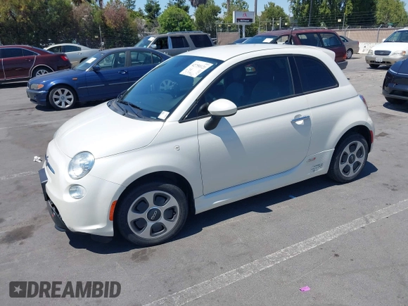 2015 FIAT 500e z VIN 3C3CFFGE4FT689671, wystawiony jako IAAI lot #42750121 z przebiegiem 62 306 mil mil oraz . Historia ofert i sprzedaży dostępna na DreamBid. Obrazek 2.