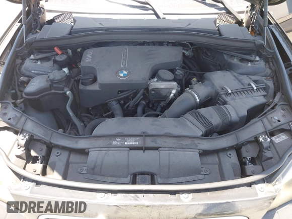 2014 BMW X1 sDrive28i z VIN WBAVM1C50EVW54351, wystawiony jako IAAI lot #42117685 z przebiegiem 131 631 mil mil oraz . Historia ofert i sprzedaży dostępna na DreamBid. Obrazek 10.