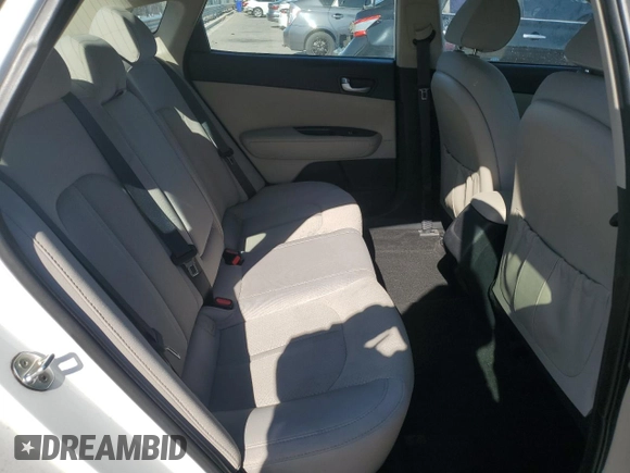2018 Kia Optima LX with VIN 5XXGT4L3XJG227604, listed as a Copart auction lot 61674055 with 197,131 mi miles and Salvage title. Bid and sale history available at DreamBid. Image 10.