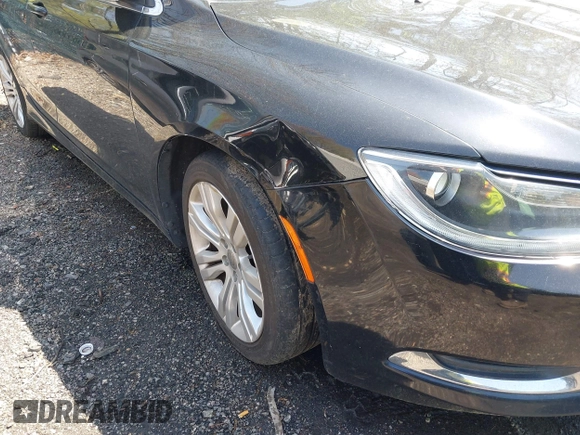 2015 Chrysler 200 Limited with VIN 1C3CCCABXFN564910, listed as a IAAI auction lot 41928479 with 171,857 mi miles. Bid and sale history available at carsss.com. Image 6.