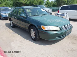 2001 Toyota Camry CE z VIN 4T1BG22K61U835511, wystawiony jako IAAI lot #42452918 z przebiegiem 179 749 mil mil oraz . Historia ofert i sprzedaży dostępna na DreamBid. Obrazek 1.