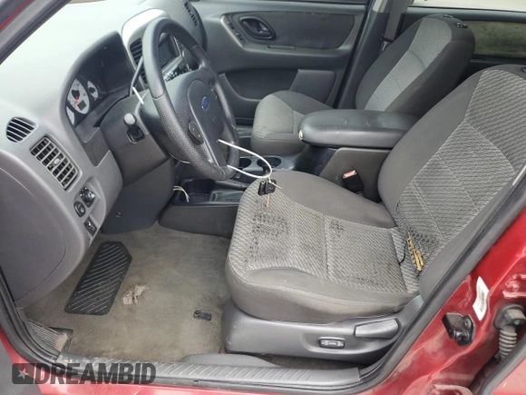 2004 Ford Escape XLT z VIN 1FMYU03104KB51972, wystawiony jako Copart lot #62119665 z przebiegiem 121 785 mil mil oraz Szkoda całkowita • Salvage title. Historia ofert i sprzedaży dostępna na DreamBid. Obrazek 7.