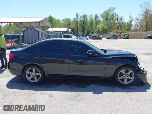 2013 BMW 3 Series 328i z VIN WBA3C1C56DF438426, wystawiony jako IAAI lot #42052101 z przebiegiem 180 524 mil mil oraz . Historia ofert i sprzedaży dostępna na DreamBid. Obrazek 13.