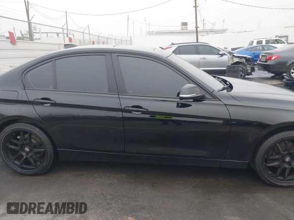 2014 BMW 3 Series 320i with VIN WBA3B1C59EK130839, listed as a IAAI auction lot 41225364 with 131,312 mi miles. Bid and sale history available at carsss.com. Image 13.