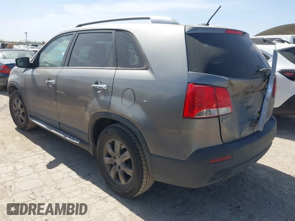 2013 Kia Sorento LX with VIN 5XYKTDA69DG360796, listed as a IAAI auction lot 41735901 with 216,875 mi miles. Bid and sale history available at carsss.com. Image 3.