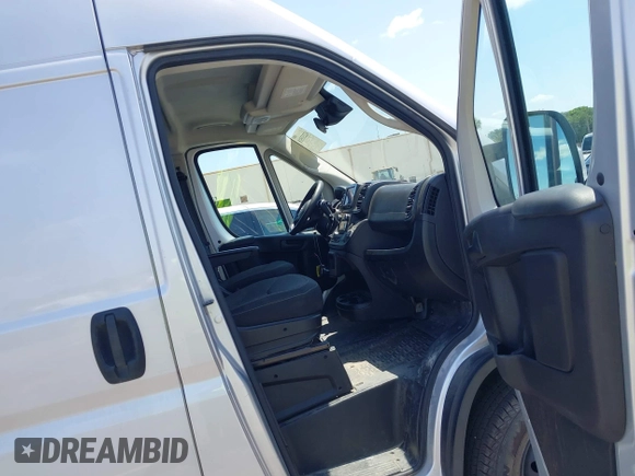 2022 Ram ProMaster Cargo with VIN 3C6LRVDG2NE123344, listed as a IAAI auction lot 42233518 with 73,959 mi miles and . Bid and sale history available at DreamBid. Image 5.