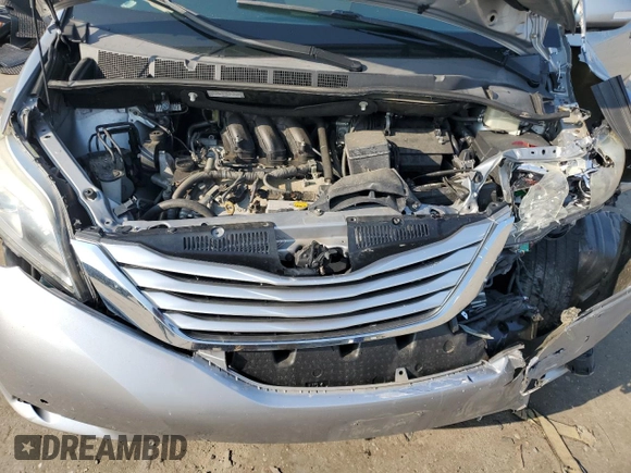 2016 Toyota Sienna XLE z VIN 5TDYK3DC2GS756021, wystawiony jako Copart lot #60636705 z przebiegiem 124 142 mil mil oraz Szkoda całkowita • Salvage title. Historia ofert i sprzedaży dostępna na DreamBid. Obrazek 12.