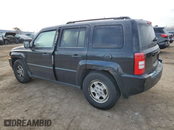 2008 Jeep Patriot Sport with VIN 1J8FT28W88D772426, listed as a Copart auction lot 82000924 with 220,130 mi miles and Clean Title. Bid and sale history available at carsss.com. Image 2.