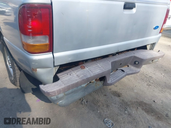 1995 Ford Ranger Splash with VIN 1FTCR14U8STA32847, listed as a IAAI auction lot 42109803 with 155,878 mi miles. Bid and sale history available at carsss.com. Image 6.