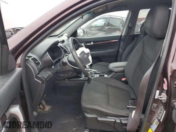 2014 Kia Sorento LX with VIN 5XYKT4A75EG458041, listed as a Copart auction lot 50915535 with 163,789 mi miles and Salvage Title. Bid and sale history available at carsss.com. Image 7.