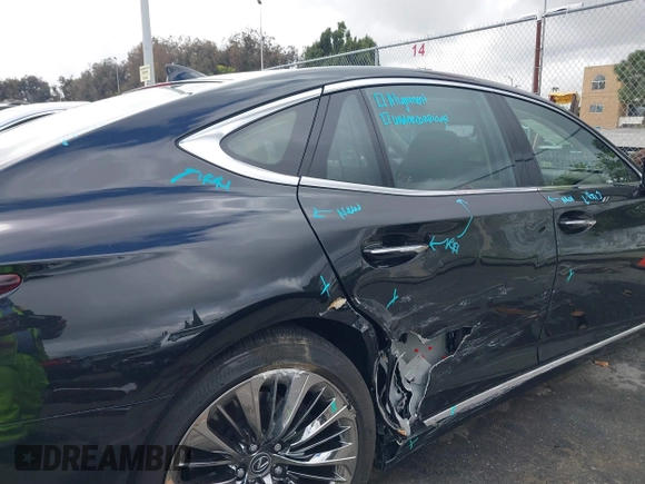 2020 Lexus LS with VIN JTHG5LFF4L5011134, listed as a IAAI auction lot 41782417 with 14,070 mi miles and . Bid and sale history available at DreamBid. Image 6.