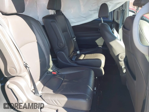 2018 Honda Odyssey Touring with VIN 5FNRL6H8XJB019122, listed as a IAAI auction lot 41820212 with 144,014 mi miles. Bid and sale history available at carsss.com. Image 8.