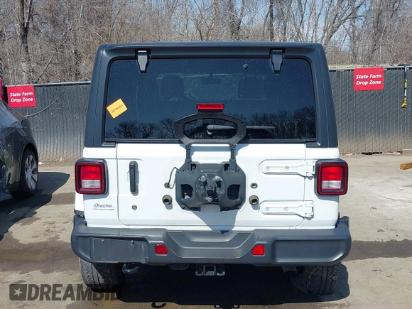 2020 Jeep Wrangler Unlimited Sahara with VIN 1C4HJXEN7LW180589, listed as a IAAI auction lot 41784143 with 58,955 mi miles. Bid and sale history available at carsss.com. Image 17.
