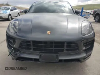 2018 Porsche Macan GTS z VIN WP1AG2A5XJLB62156, wystawiony jako Copart lot #55142585 z przebiegiem 71 418 mil mil oraz Szkoda całkowita • Salvage title. Historia ofert i sprzedaży dostępna na DreamBid. Obrazek 5.
