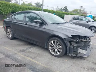 2016 Chrysler 200 S z VIN 1C3CCCBB8GN123941, wystawiony jako IAAI lot #42174158 z przebiegiem 63 203 mil mil oraz . Historia ofert i sprzedaży dostępna na DreamBid. Obrazek 1.